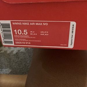 Womans Nike air max ivo sneakers